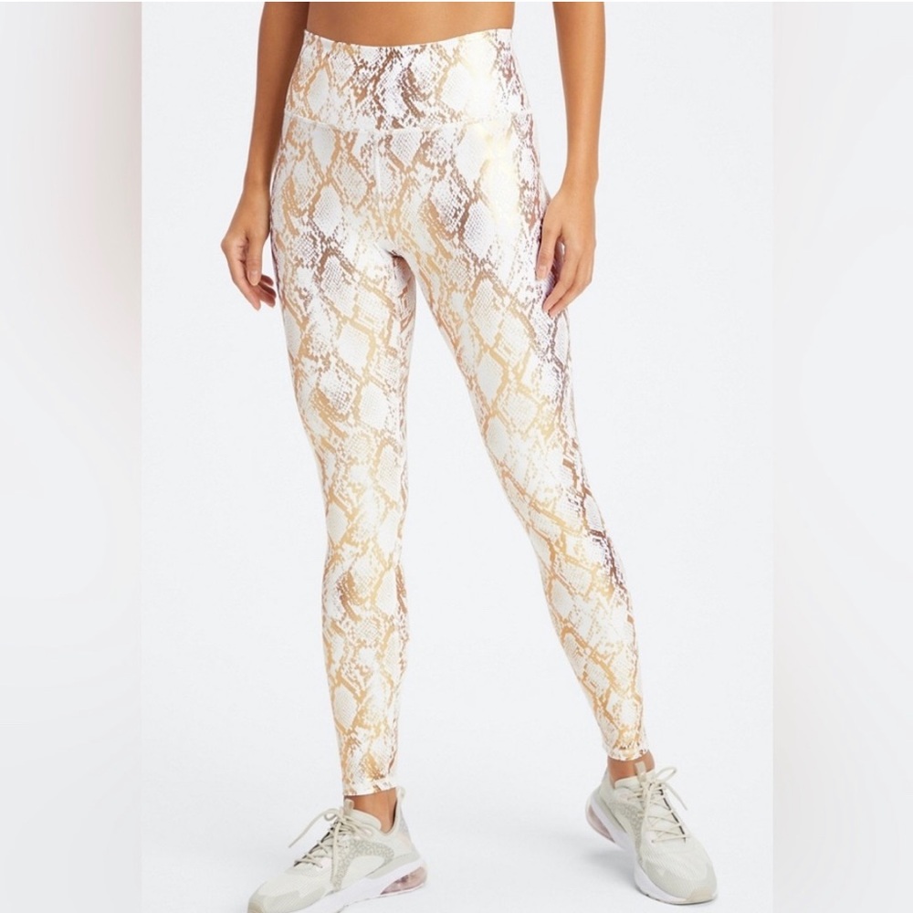NWT Fabletics Define Powerhold Highwaisted 7/8 leggings